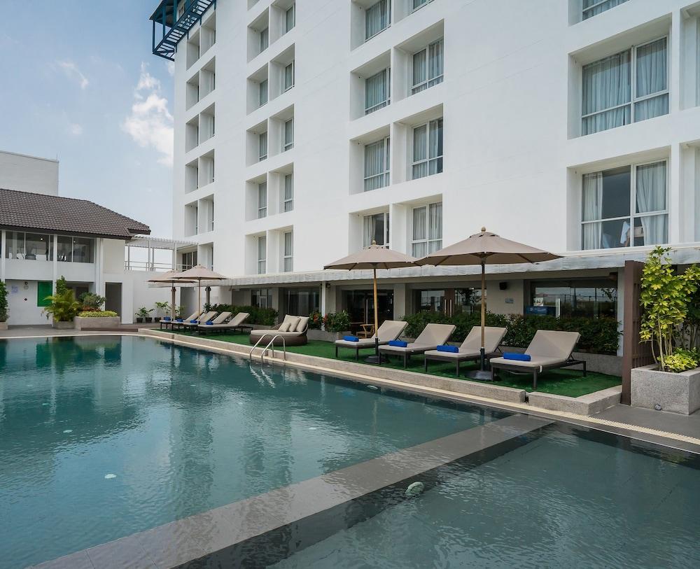 Rattanachol Hotel Чонбури Экстерьер фото